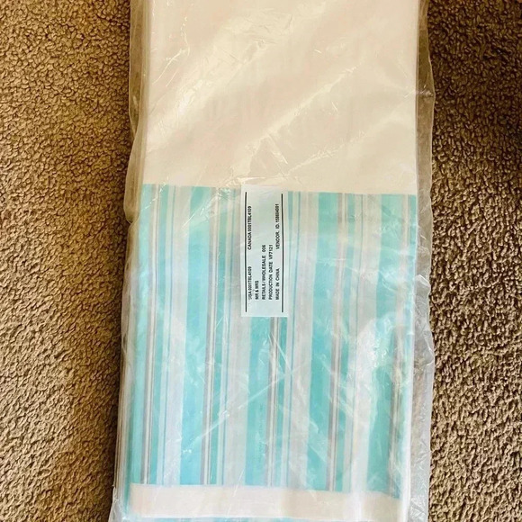 Table covers - Picture 3 of 4